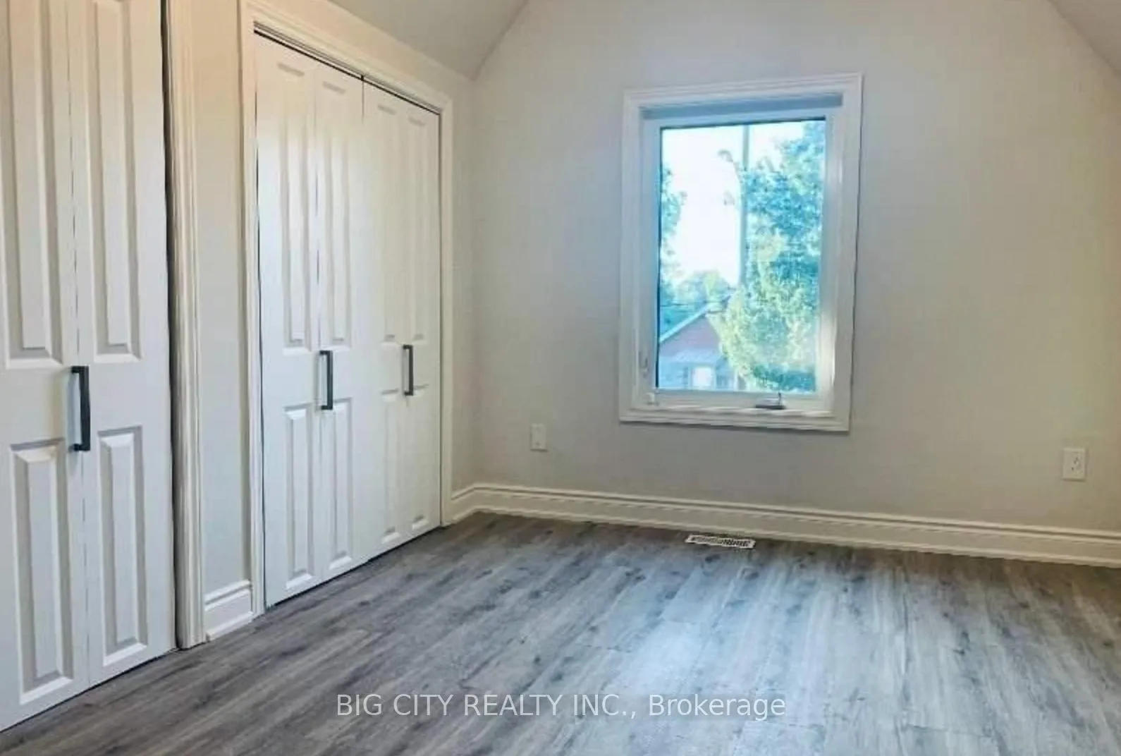 Photo 8 of Unit Main, 75 Eileen Avenue, Toronto, Rockcliffe-Smythe — HOMEH