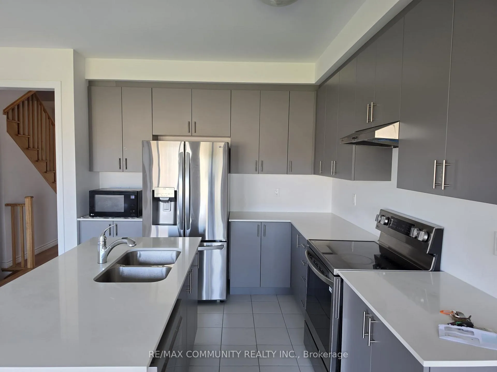 Photo 3 of 751 Carpenter Trail, Peterborough, Monaghan Ward 2 — HOMEH
