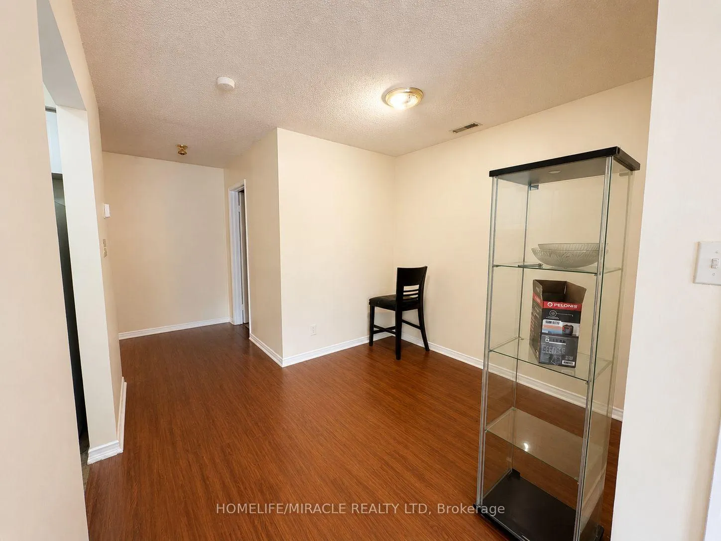 Front of Unit 8, 565 Kennedy Road