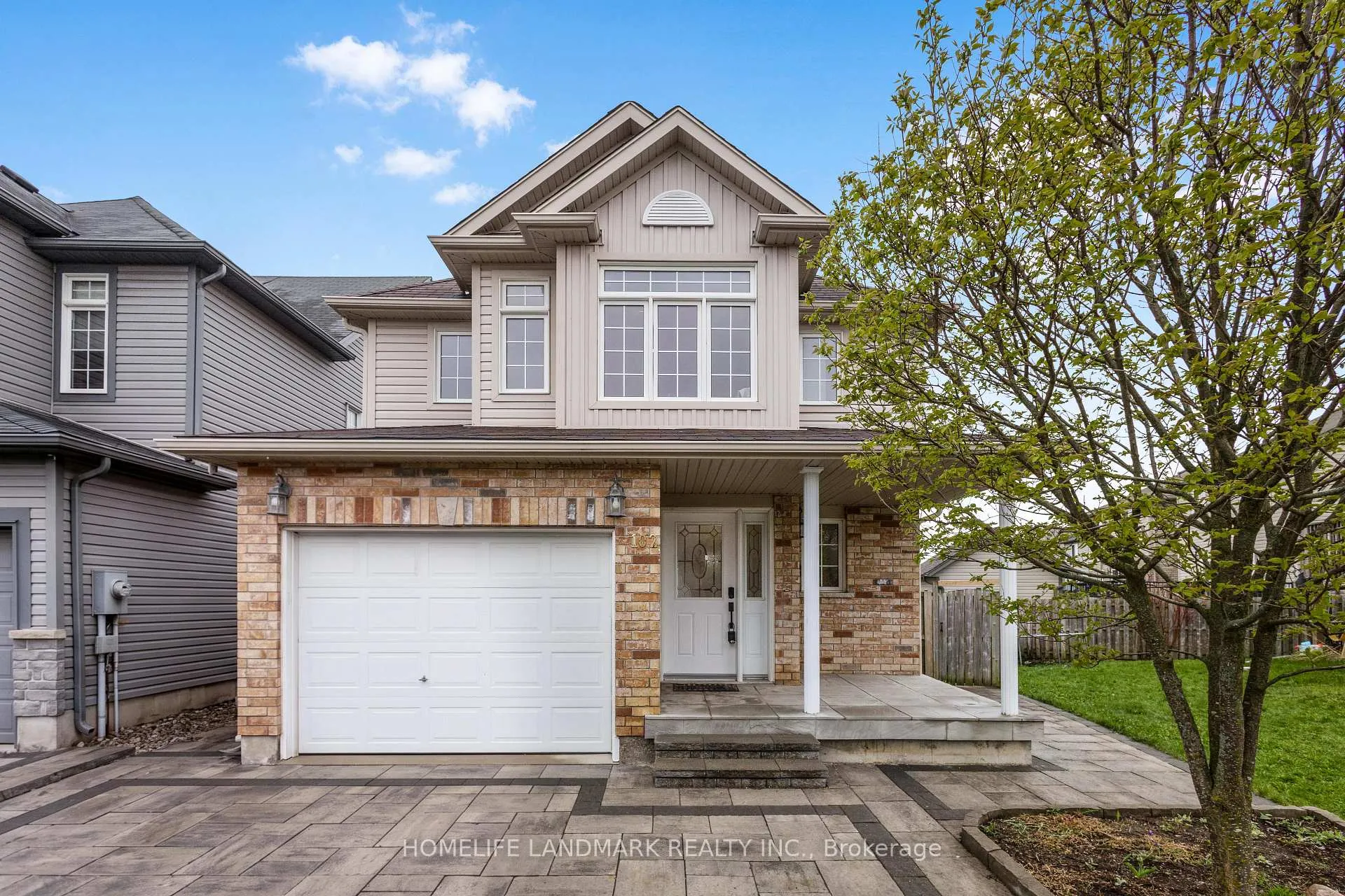 Photo 4 of 102 Iron Gate Street, Kitchener — HOMEH