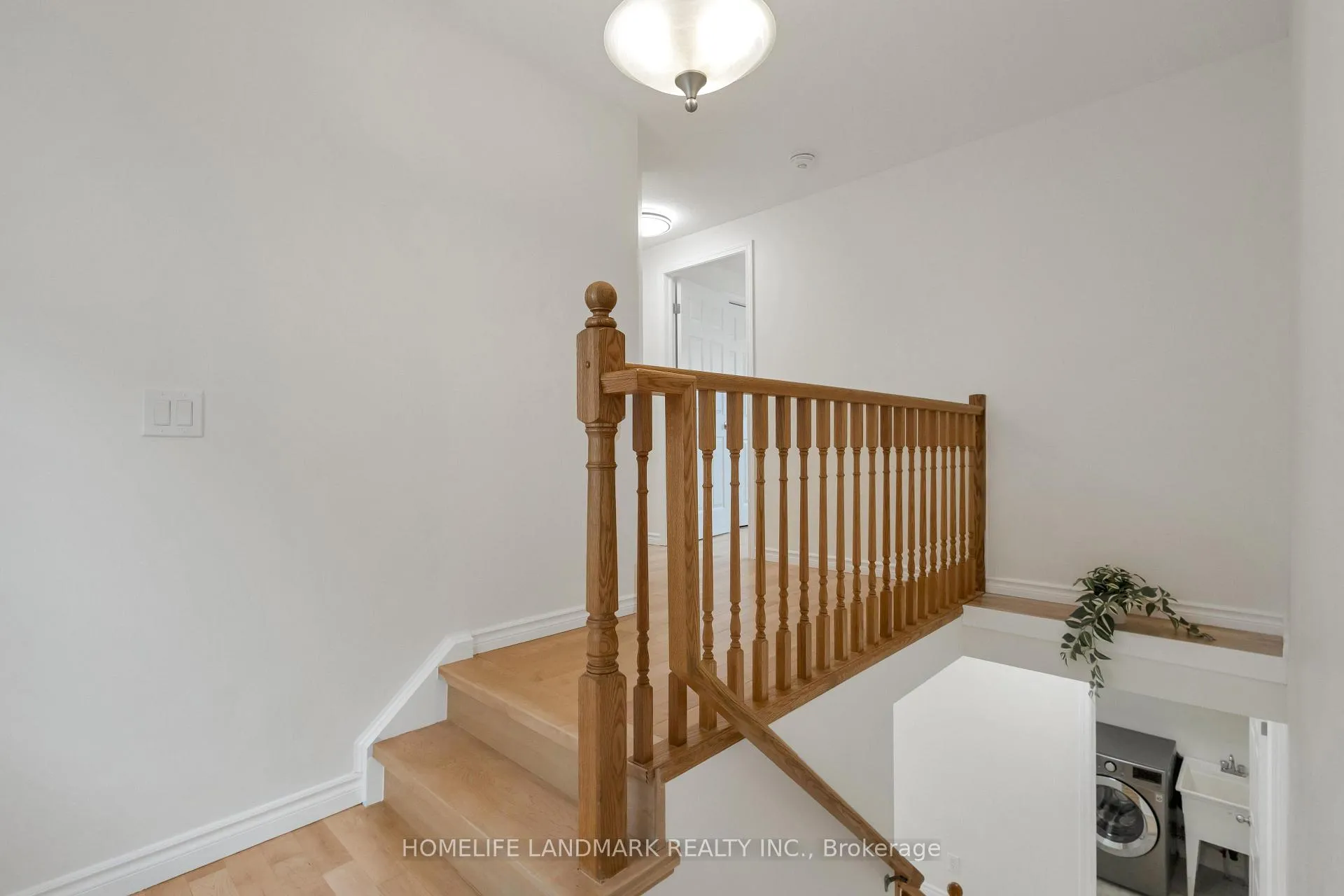 Photo 17 of 102 Iron Gate Street, Kitchener — HOMEH