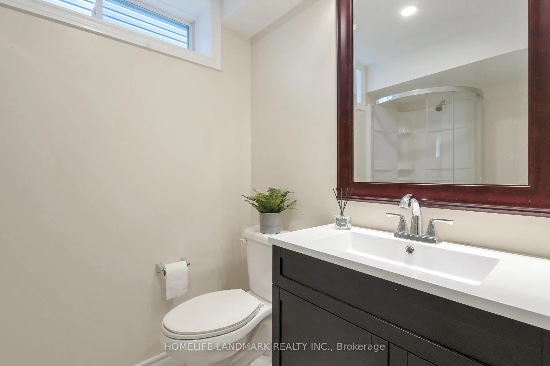 Photo 31 of 102 Iron Gate Street, Kitchener — HOMEH