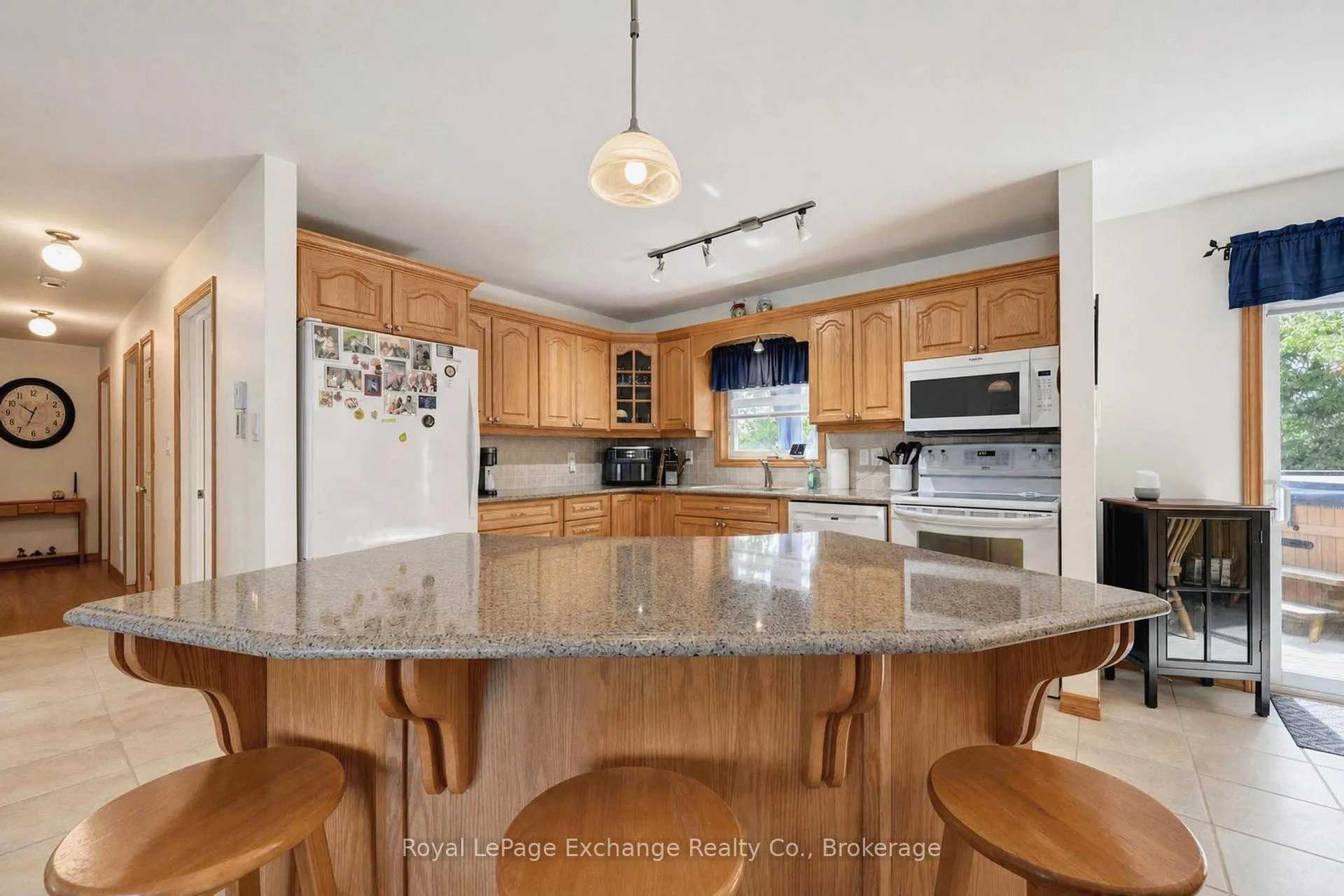 Photo 24 of 28 Maple Street, Kincardine — HOMEH