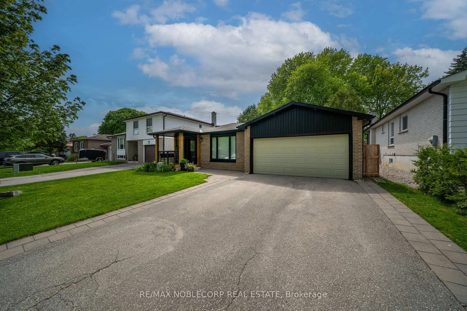 Photo 6 of 42 Mitchell Avenue, New Tecumseth, Alliston — HOMEH