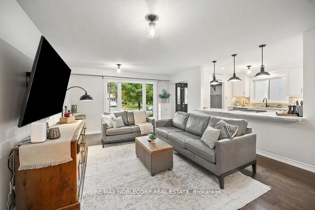 Photo 16 of 42 Mitchell Avenue, New Tecumseth, Alliston — HOMEH