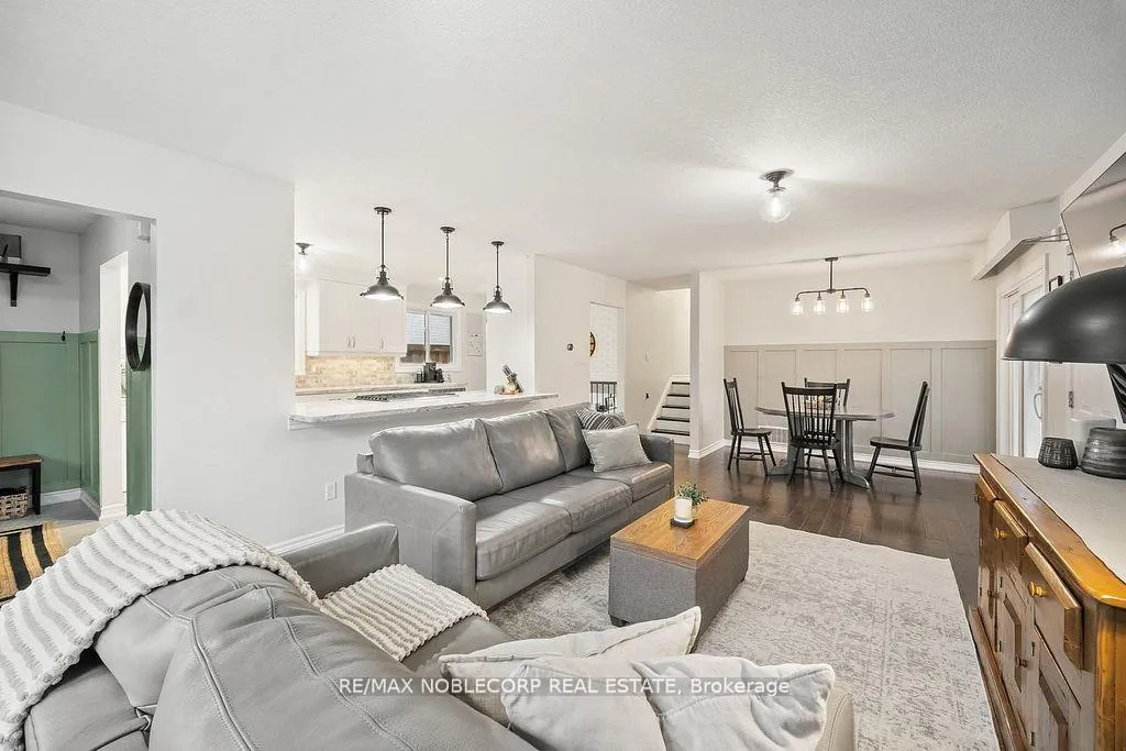 Photo 17 of 42 Mitchell Avenue, New Tecumseth, Alliston — HOMEH