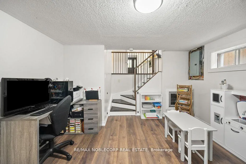Photo 32 of 42 Mitchell Avenue, New Tecumseth, Alliston — HOMEH