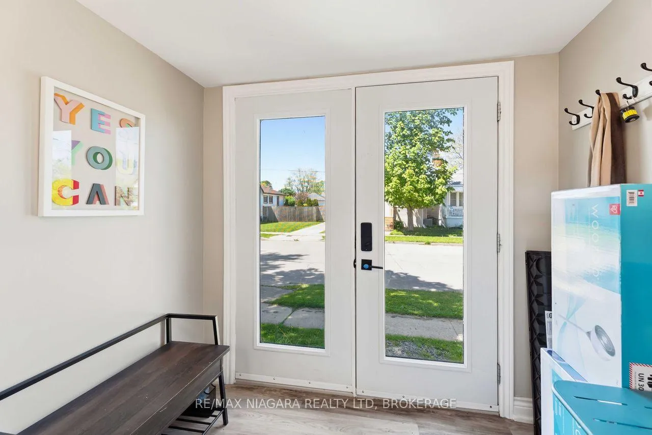 Photo 4 of 77 Semley Avenue, Welland, Broadway — HOMEH