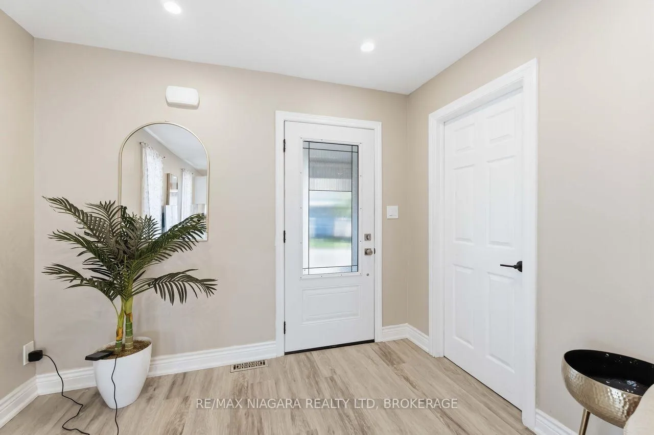 Photo 5 of 77 Semley Avenue, Welland, Broadway — HOMEH