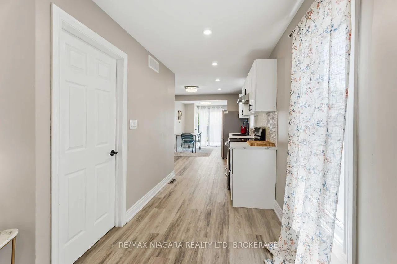 Photo 6 of 77 Semley Avenue, Welland, Broadway — HOMEH