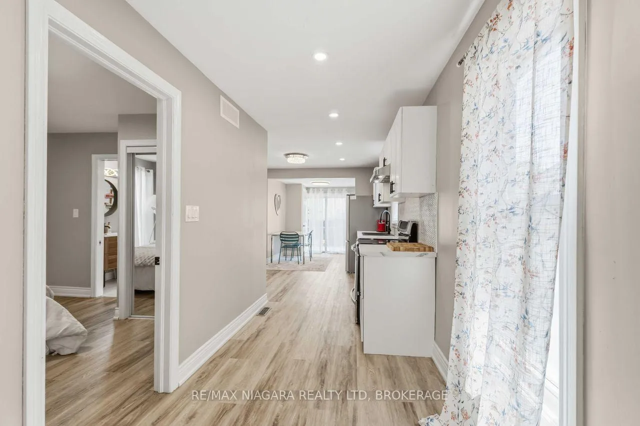 Photo 9 of 77 Semley Avenue, Welland, Broadway — HOMEH