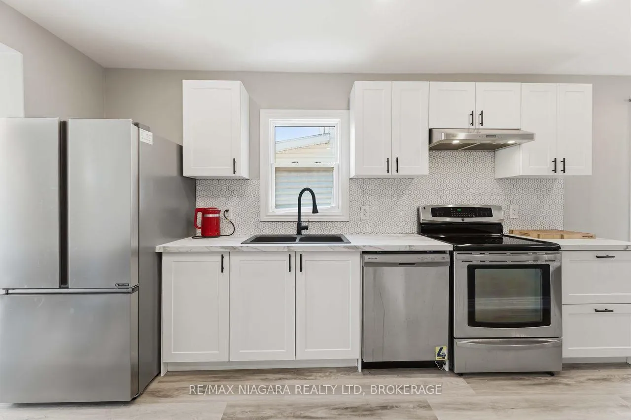 Photo 10 of 77 Semley Avenue, Welland, Broadway — HOMEH