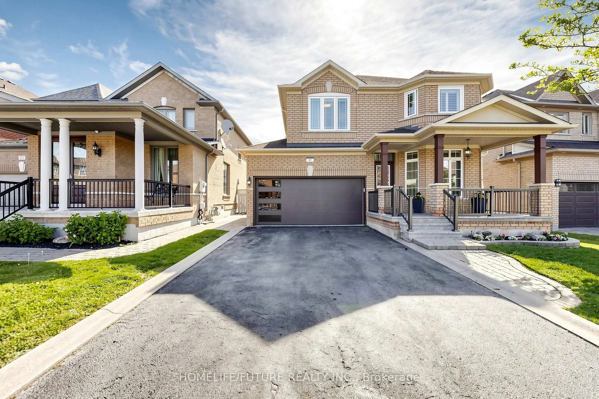 Photo 1 of 17 Coyote Way, Vaughan, Vellore Village — HOMEH