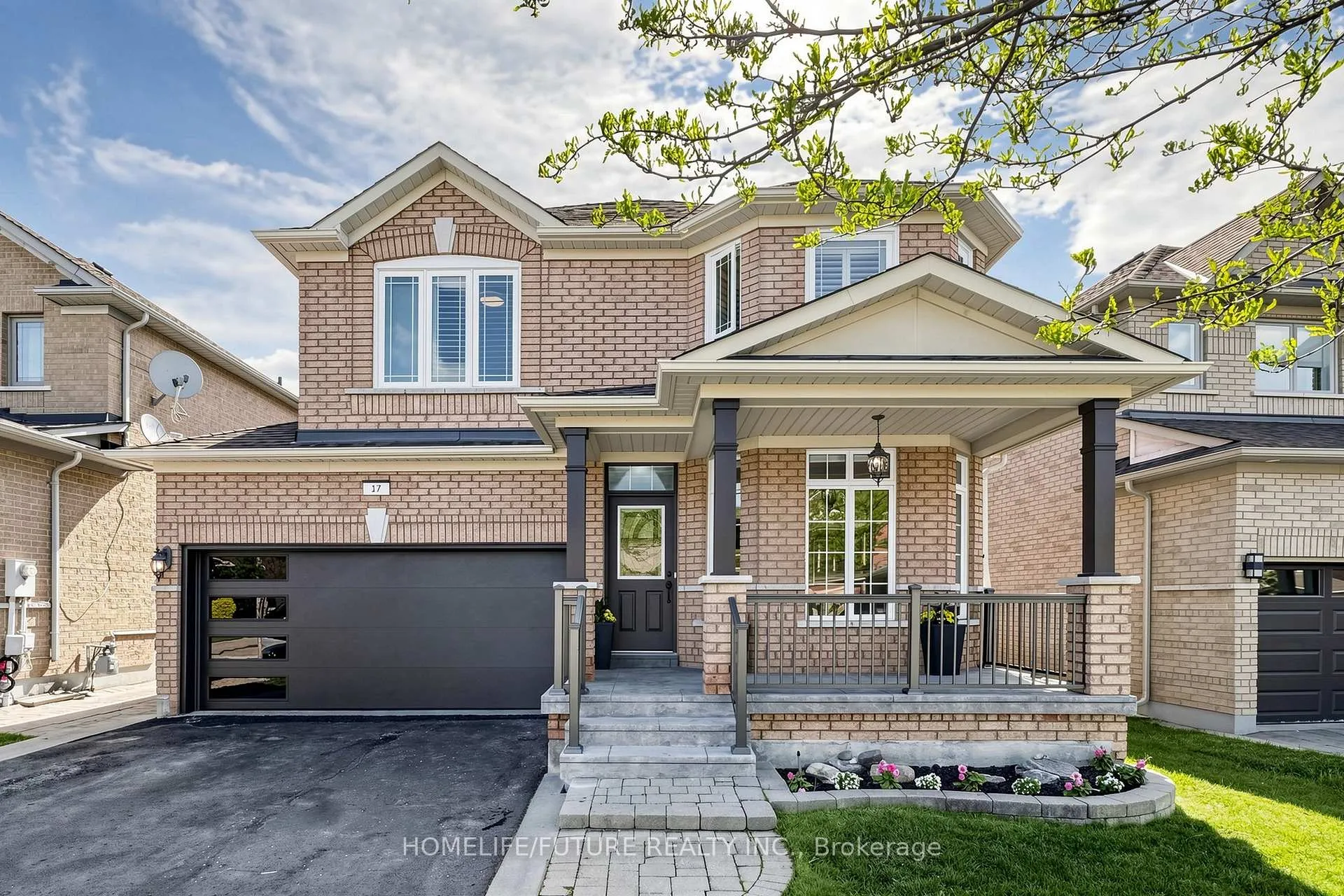 Photo 3 of 17 Coyote Way, Vaughan, Vellore Village — HOMEH