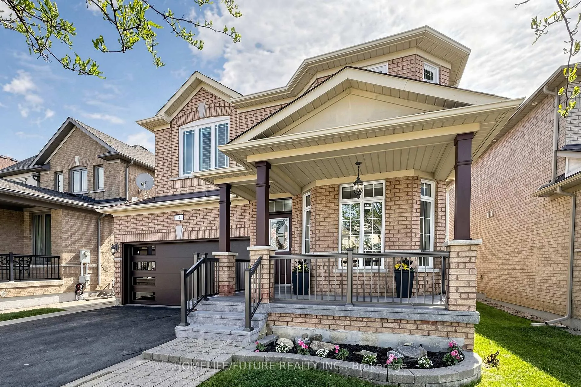 Photo 5 of 17 Coyote Way, Vaughan, Vellore Village — HOMEH