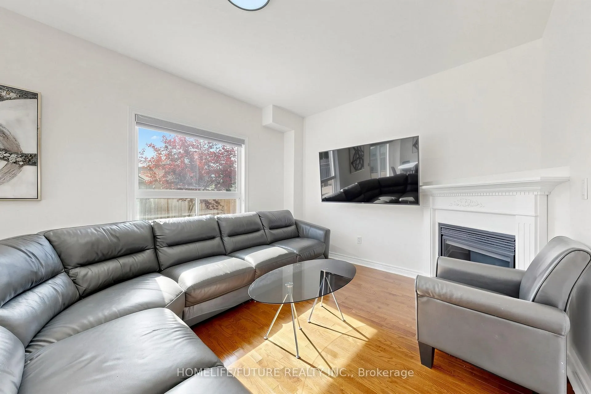 Photo 14 of 17 Coyote Way, Vaughan, Vellore Village — HOMEH