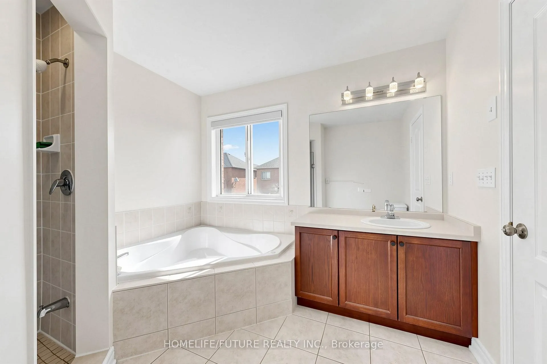 Photo 27 of 17 Coyote Way, Vaughan, Vellore Village — HOMEH