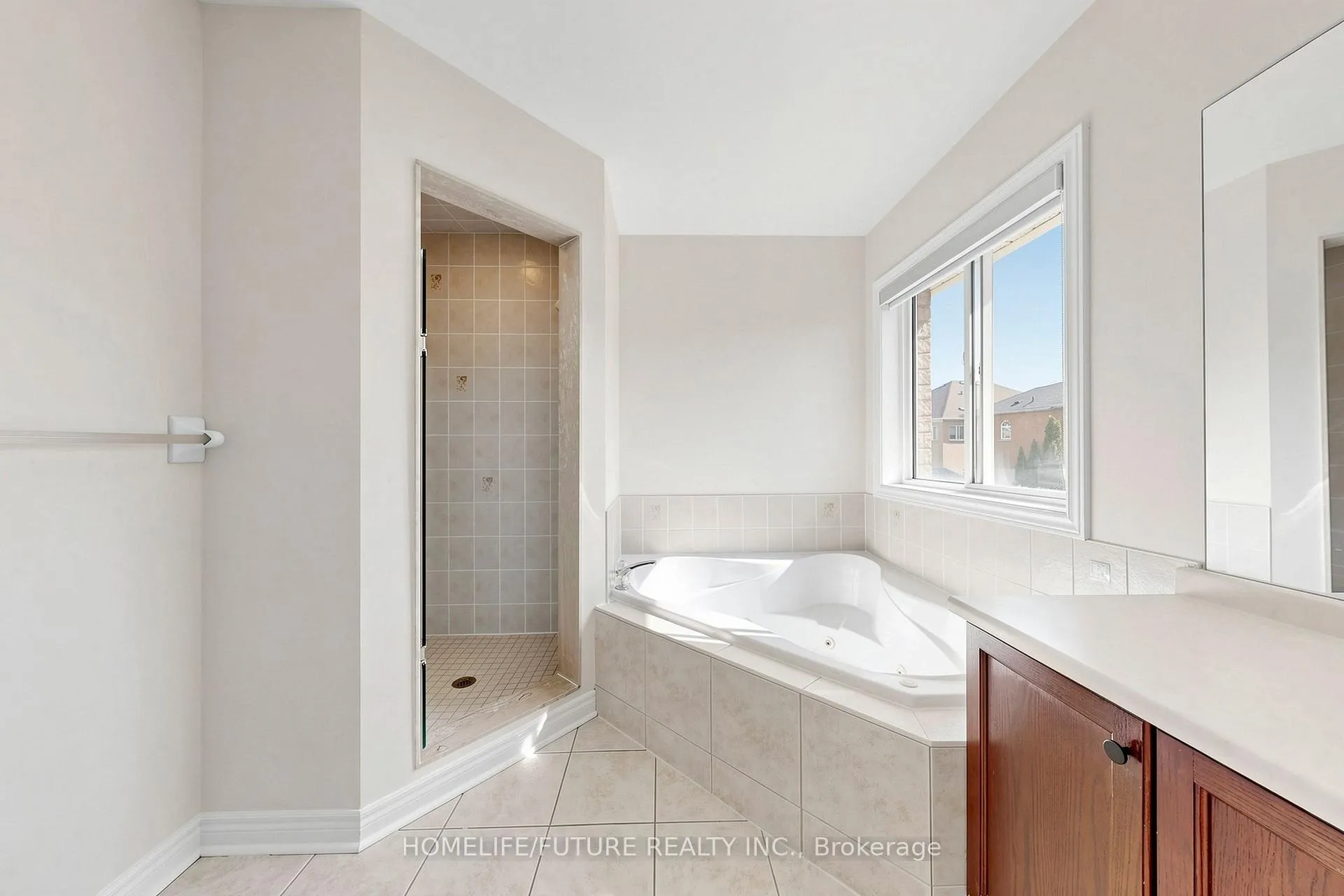 Photo 28 of 17 Coyote Way, Vaughan, Vellore Village — HOMEH