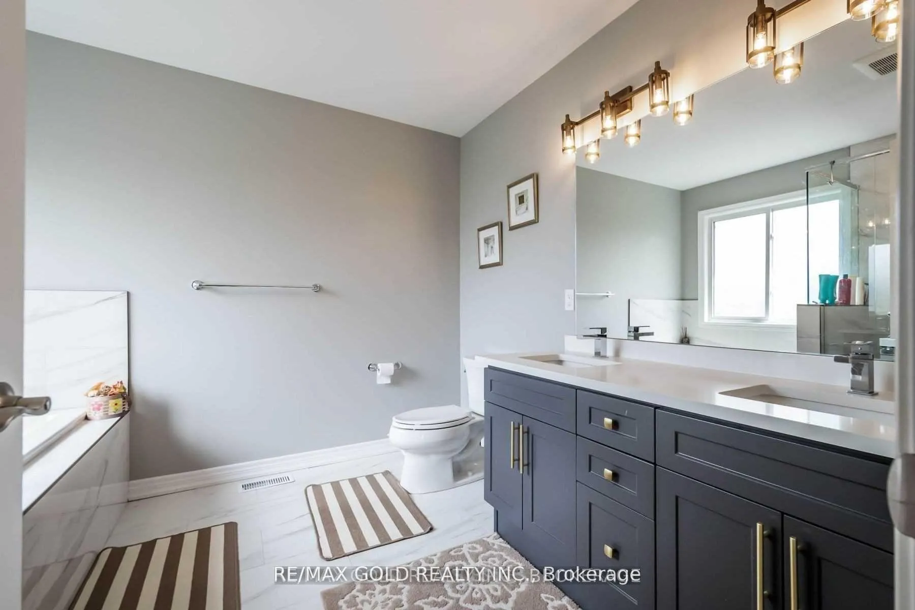 Photo 19 of 10 Thomas Burns Common, St. Catharines, Lakeport — HOMEH