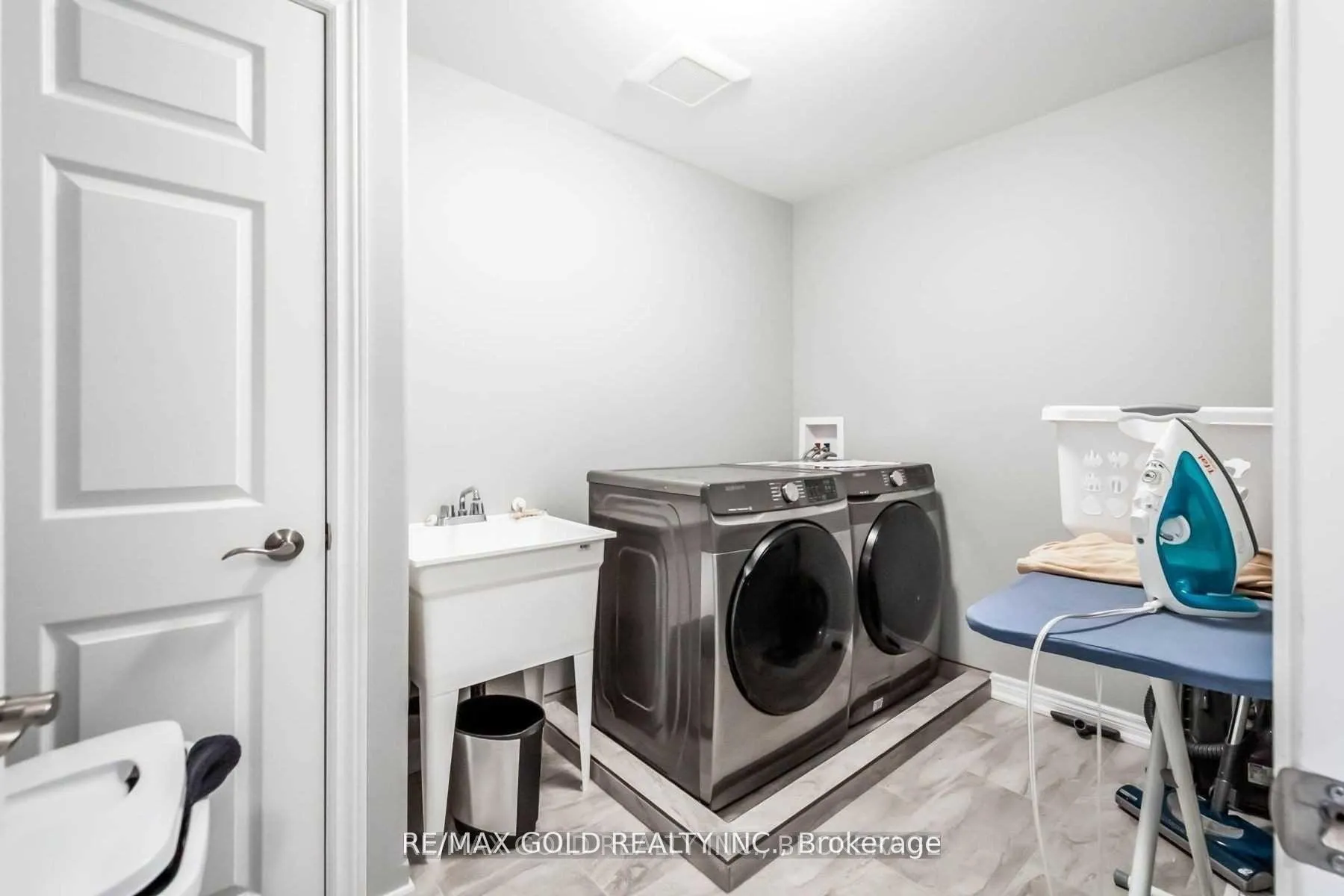 Photo 21 of 10 Thomas Burns Common, St. Catharines, Lakeport — HOMEH