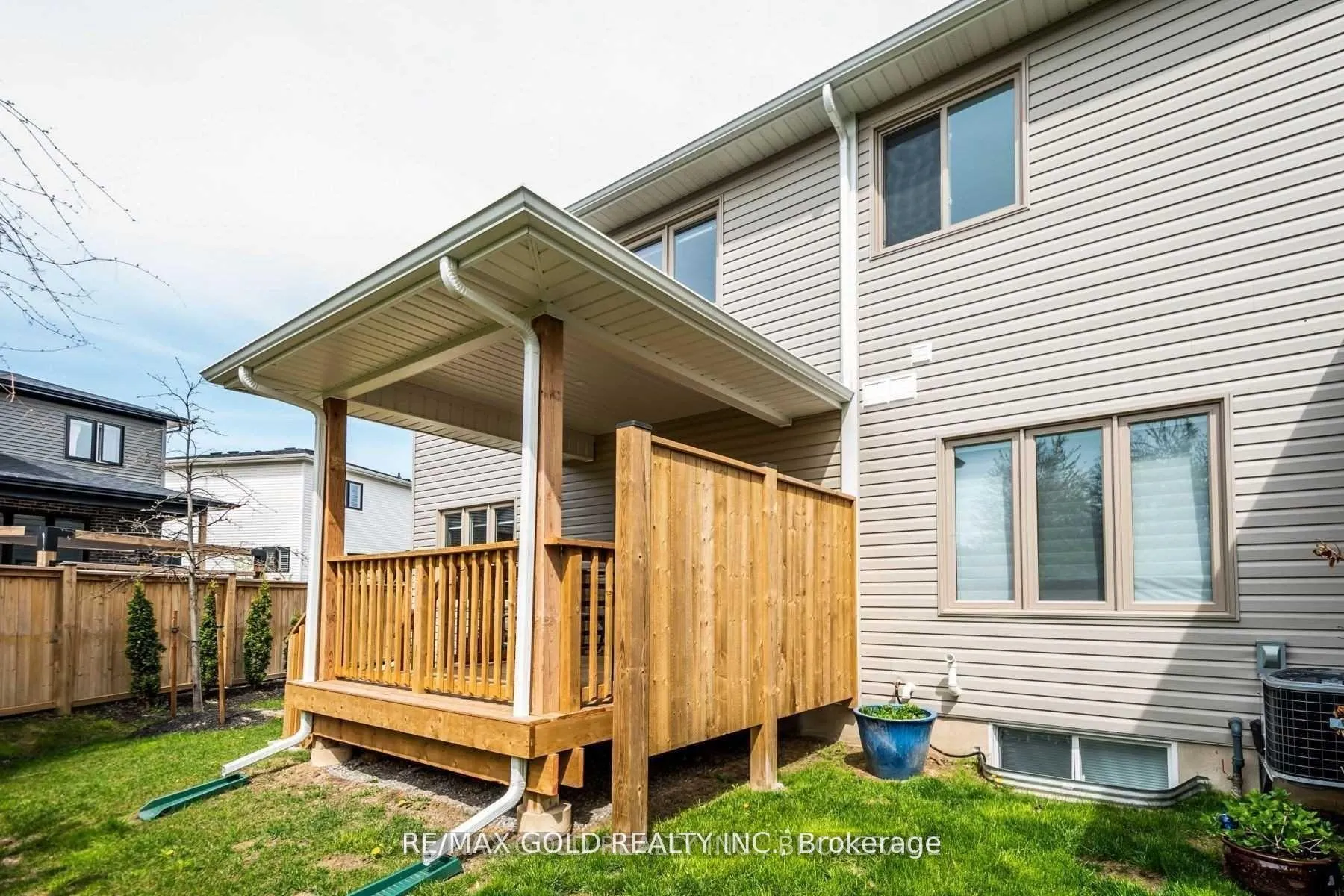 Photo 27 of 10 Thomas Burns Common, St. Catharines, Lakeport — HOMEH