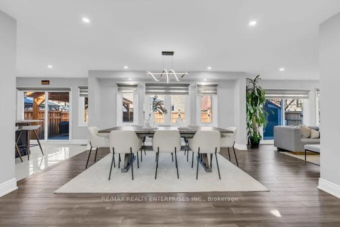 Photo 12 of 5683 Oldcastle Crescent, Mississauga, East Credit — HOMEH