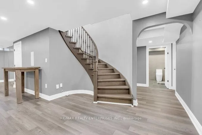 Photo 32 of 5683 Oldcastle Crescent, Mississauga, East Credit — HOMEH