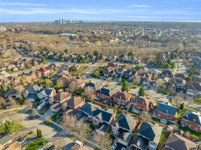 Photo 45 of 5683 Oldcastle Crescent, Mississauga, East Credit — HOMEH