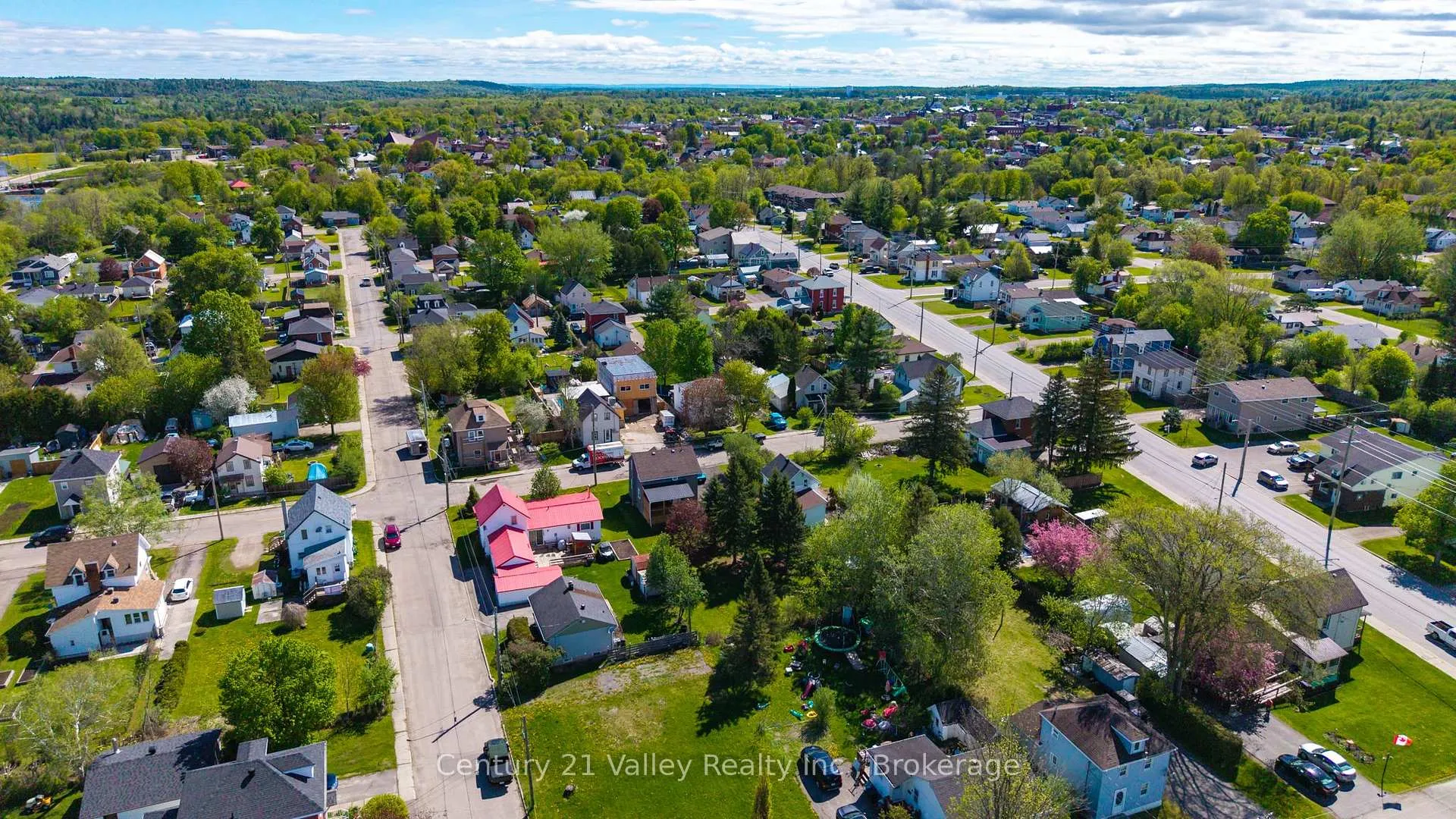 Photo 8 of 397 Mary Avenue, Renfrew — HOMEH