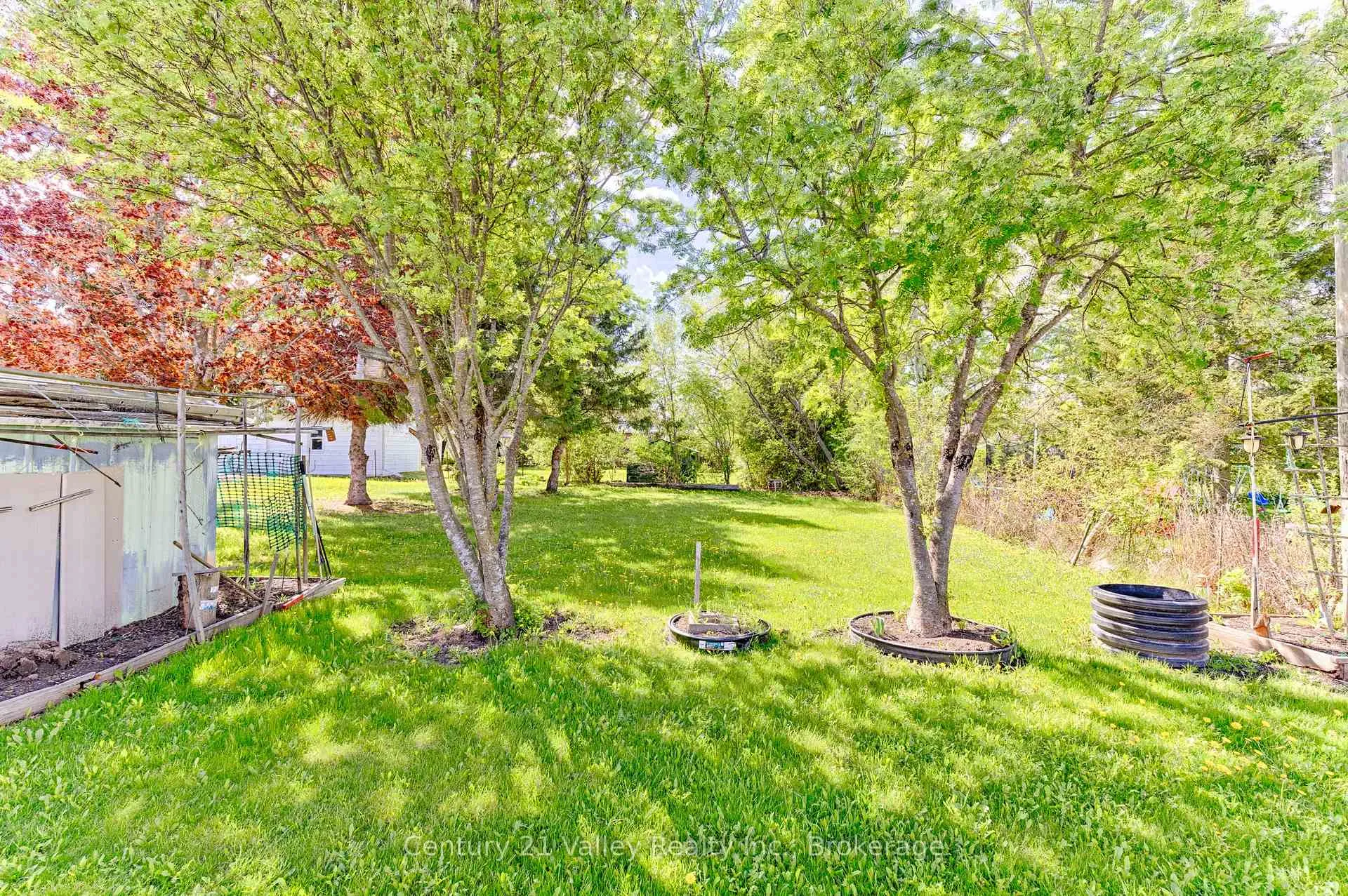 Photo 12 of 397 Mary Avenue, Renfrew — HOMEH