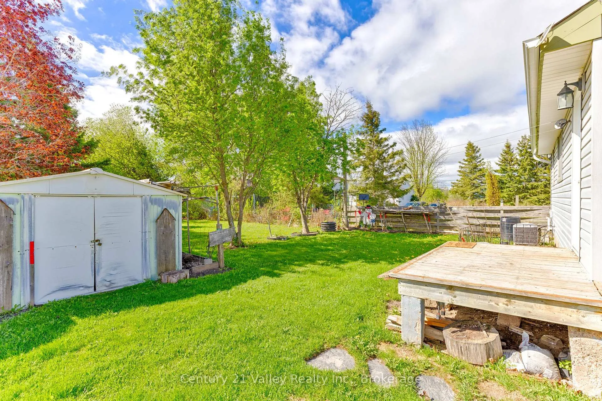 Photo 14 of 397 Mary Avenue, Renfrew — HOMEH