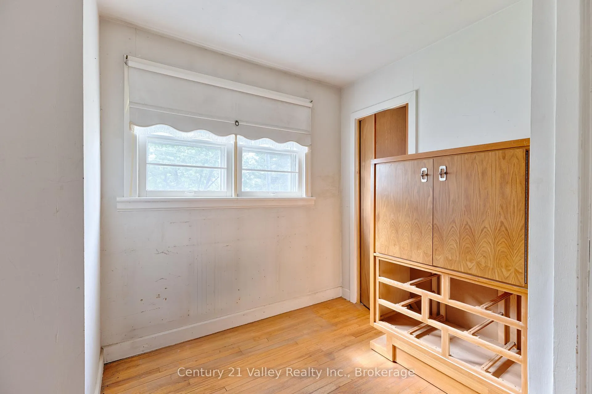 Photo 23 of 397 Mary Avenue, Renfrew — HOMEH