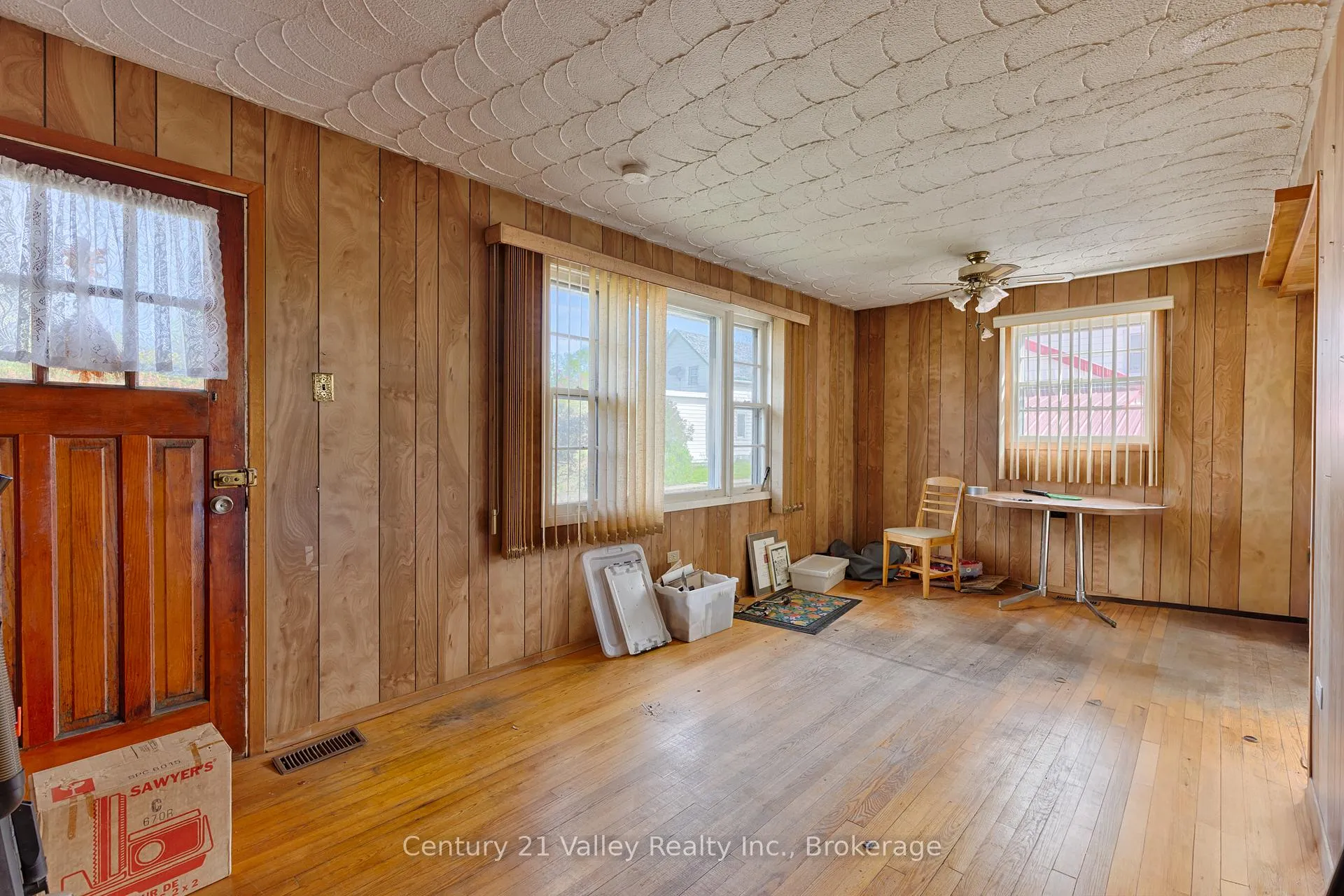 Photo 26 of 397 Mary Avenue, Renfrew — HOMEH