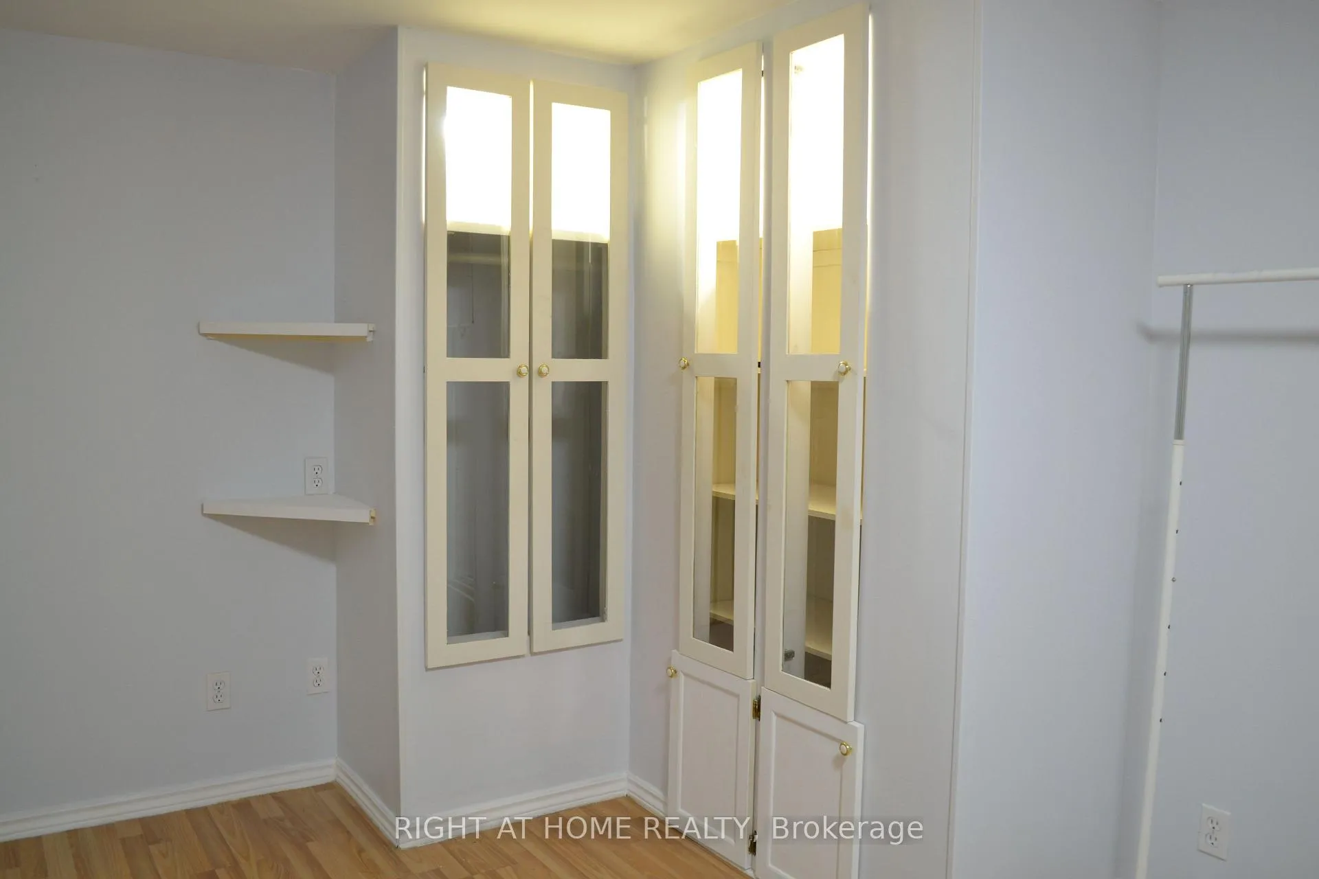 Photo 6 of Unit Basement, 505 Mohawk Road W, Hamilton, Gilbert — HOMEH