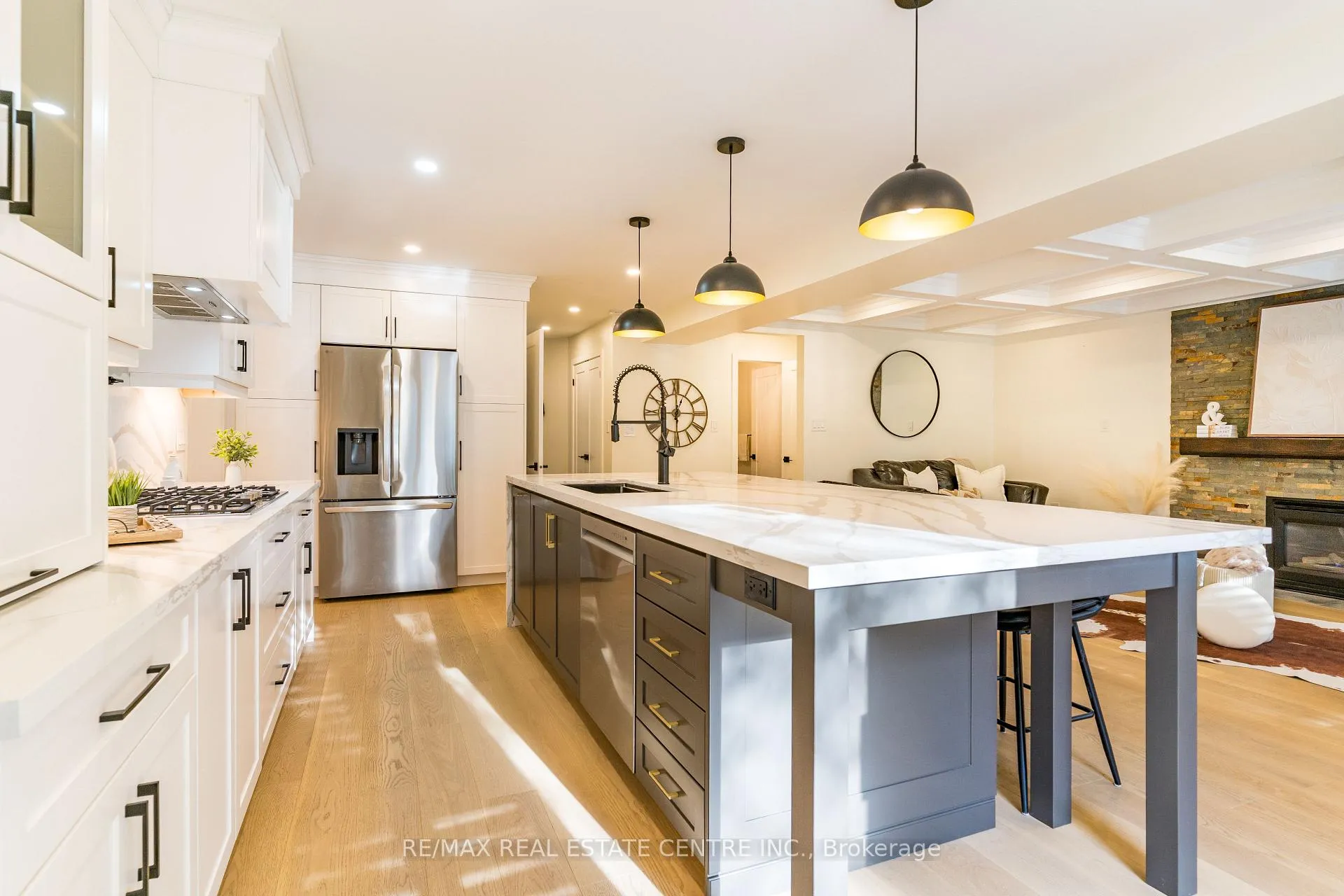 Photo 9 of 2 Orvieto Court, Hamilton, Winona — HOMEH