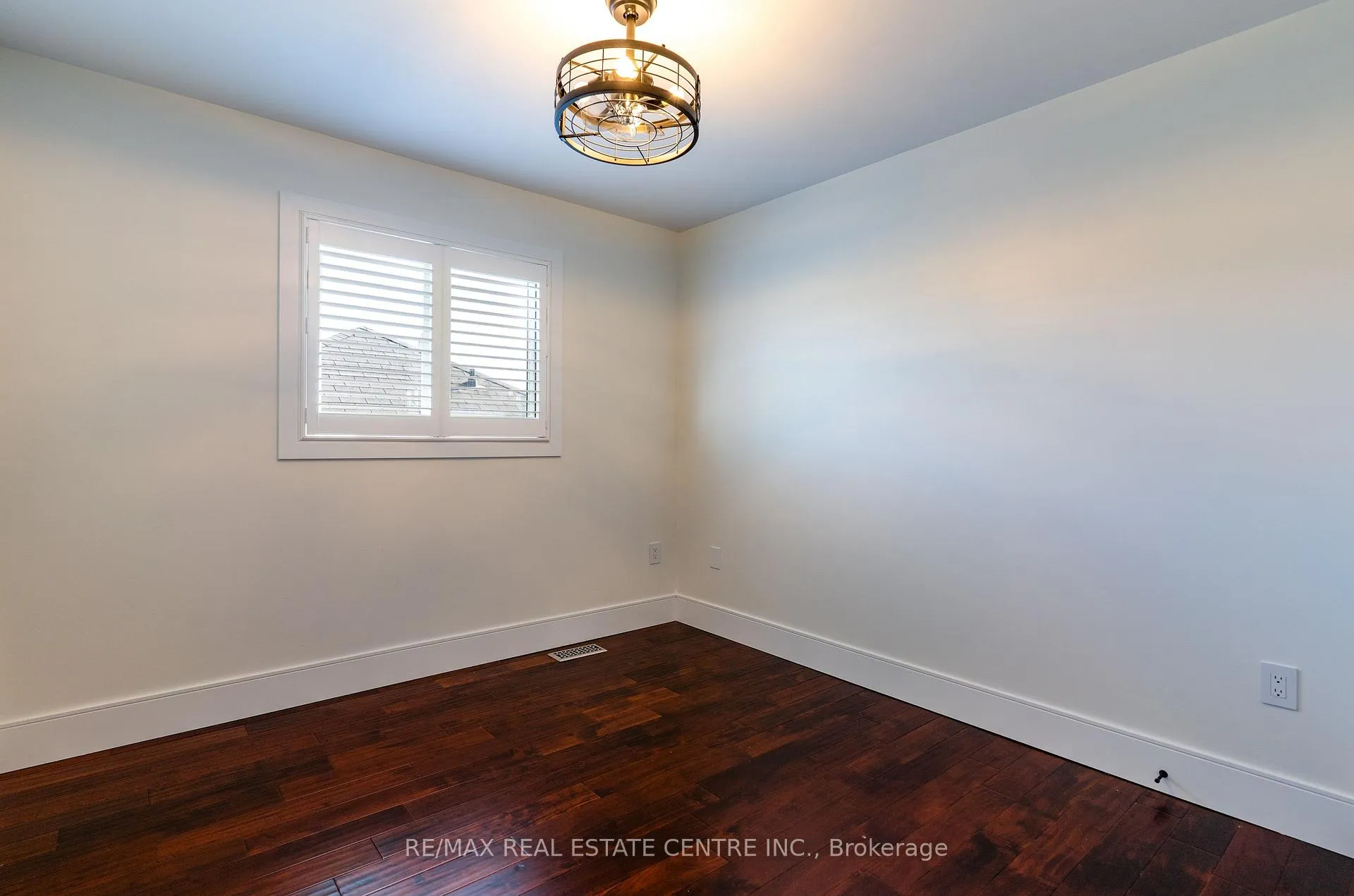 Photo 27 of 2 Orvieto Court, Hamilton, Winona — HOMEH