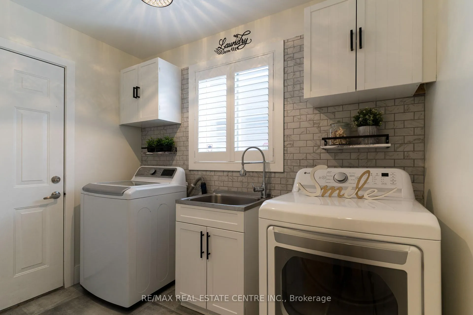 Photo 30 of 2 Orvieto Court, Hamilton, Winona — HOMEH