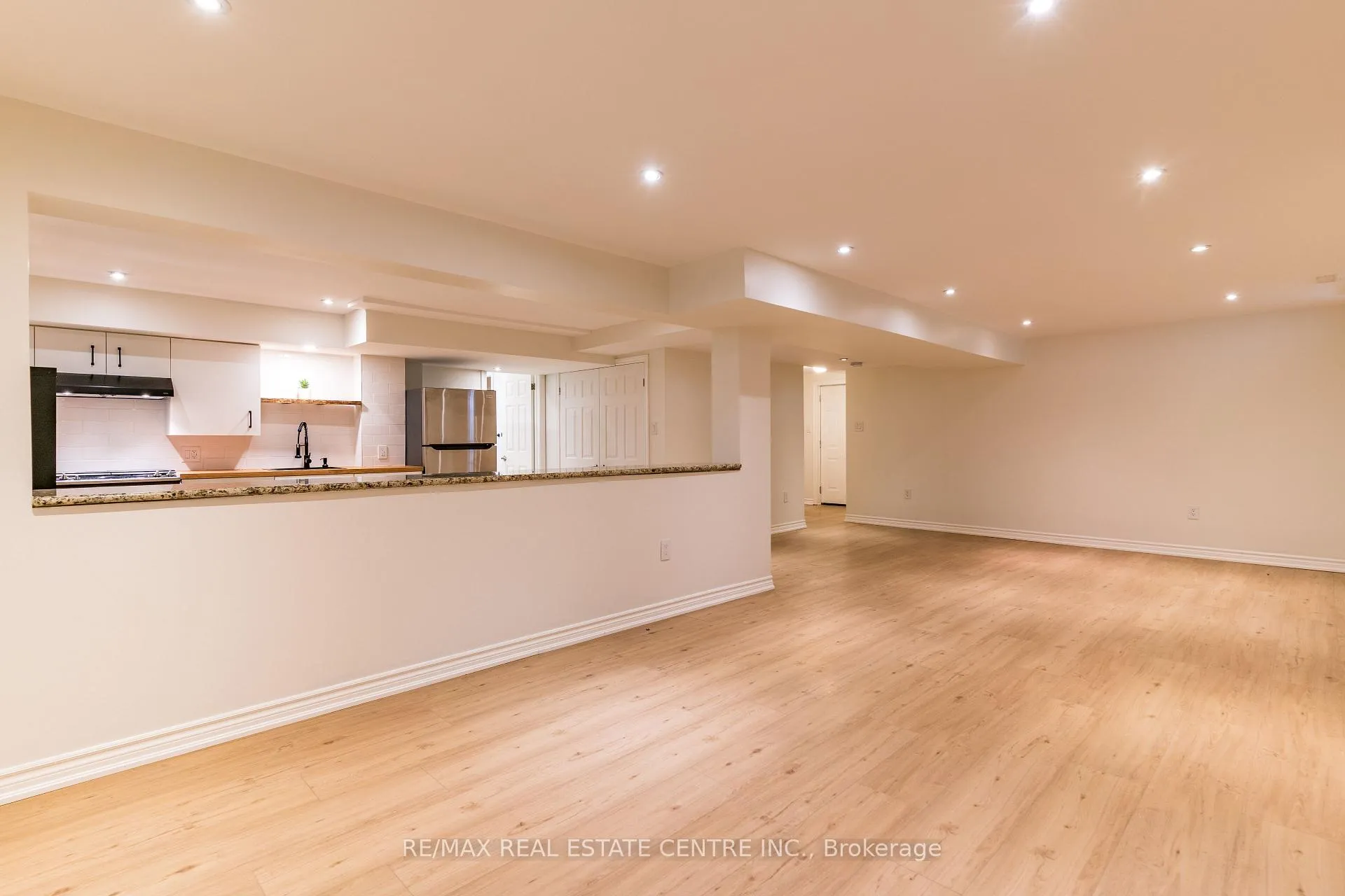 Photo 32 of 2 Orvieto Court, Hamilton, Winona — HOMEH