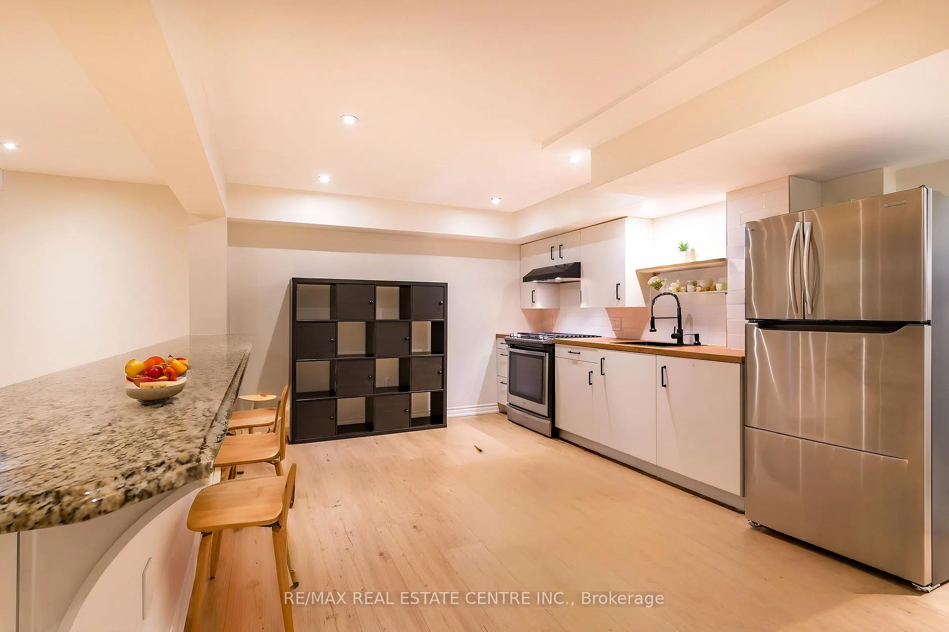 Photo 33 of 2 Orvieto Court, Hamilton, Winona — HOMEH