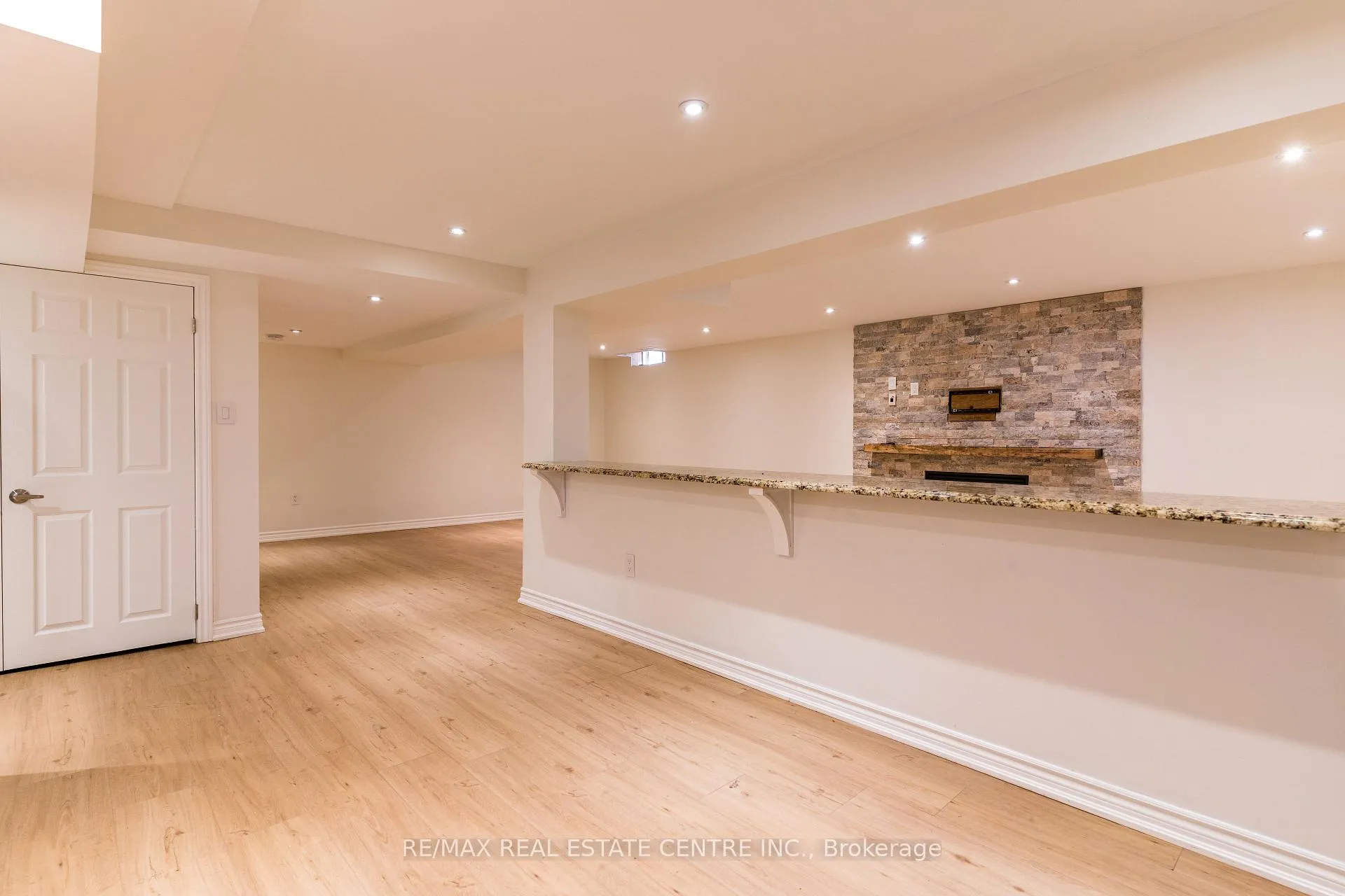 Photo 34 of 2 Orvieto Court, Hamilton, Winona — HOMEH