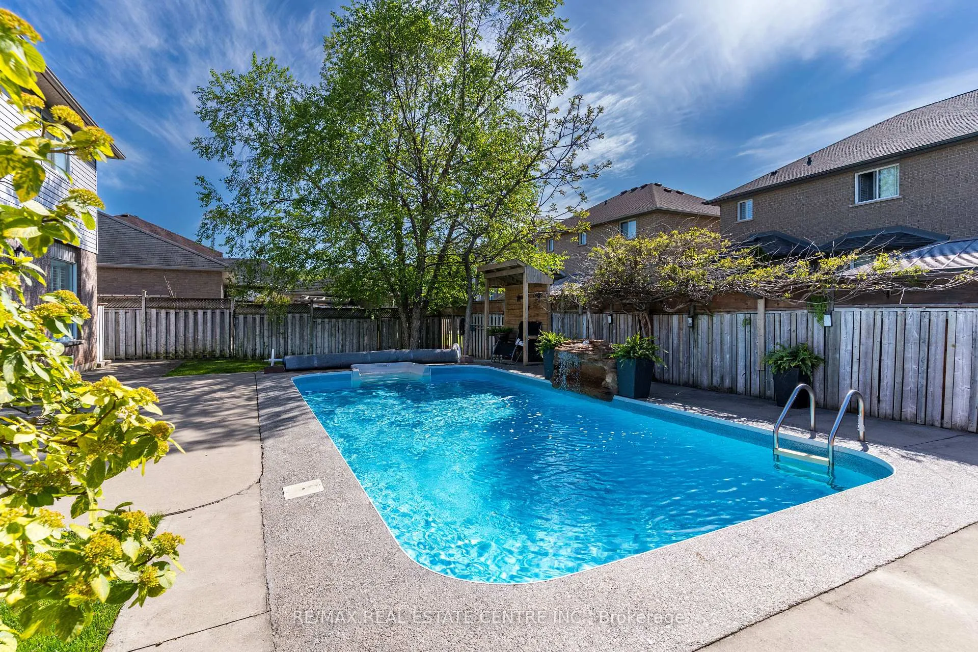 Photo 37 of 2 Orvieto Court, Hamilton, Winona — HOMEH