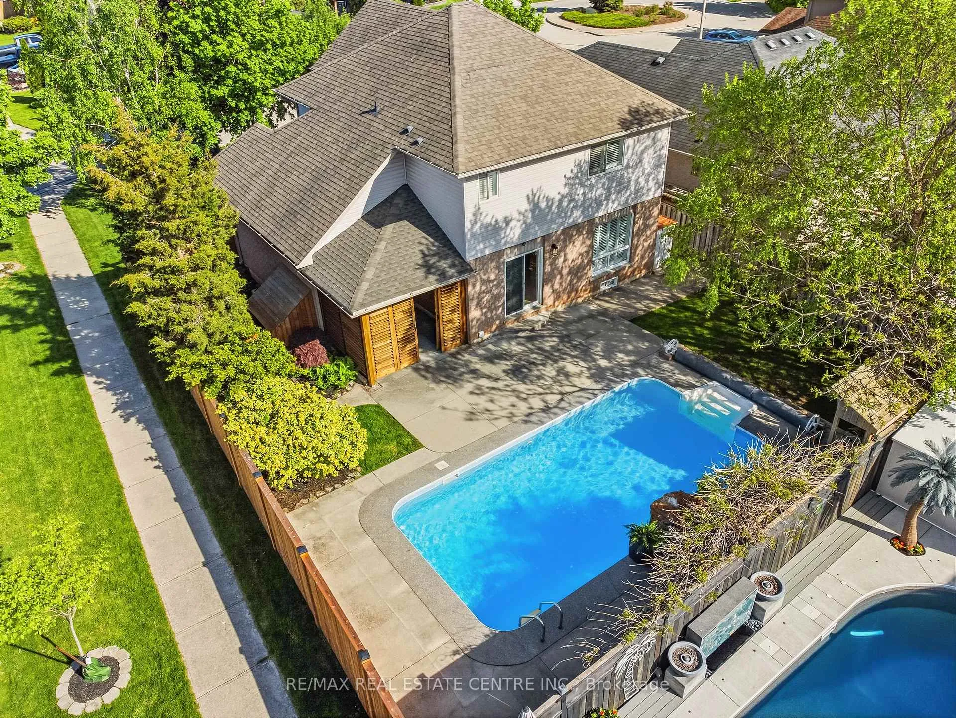 Photo 43 of 2 Orvieto Court, Hamilton, Winona — HOMEH