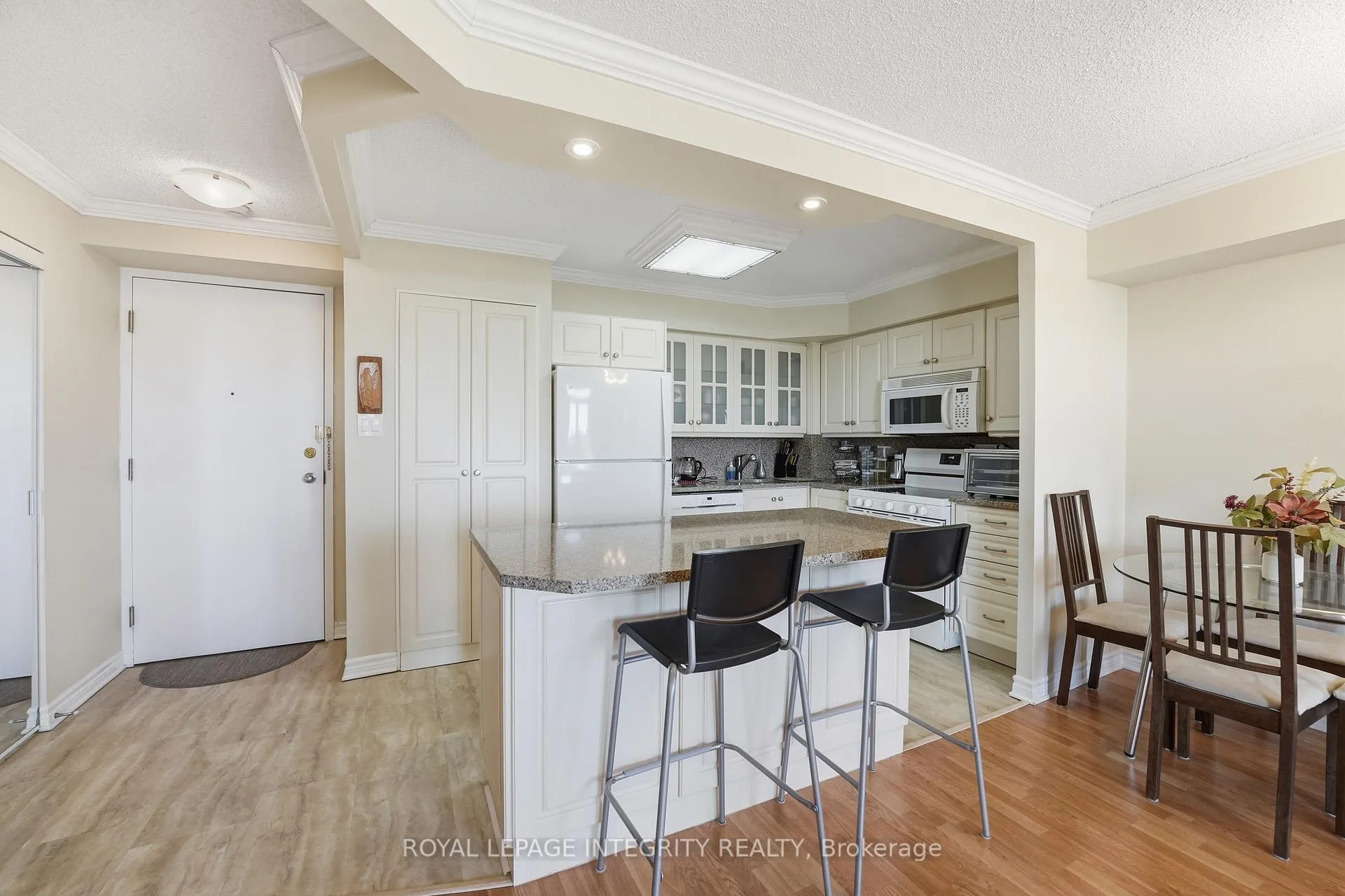 Photo 7 of Unit 608, 1025 Grenon Avenue, Ottawa, Fairfield Heights — HOMEH