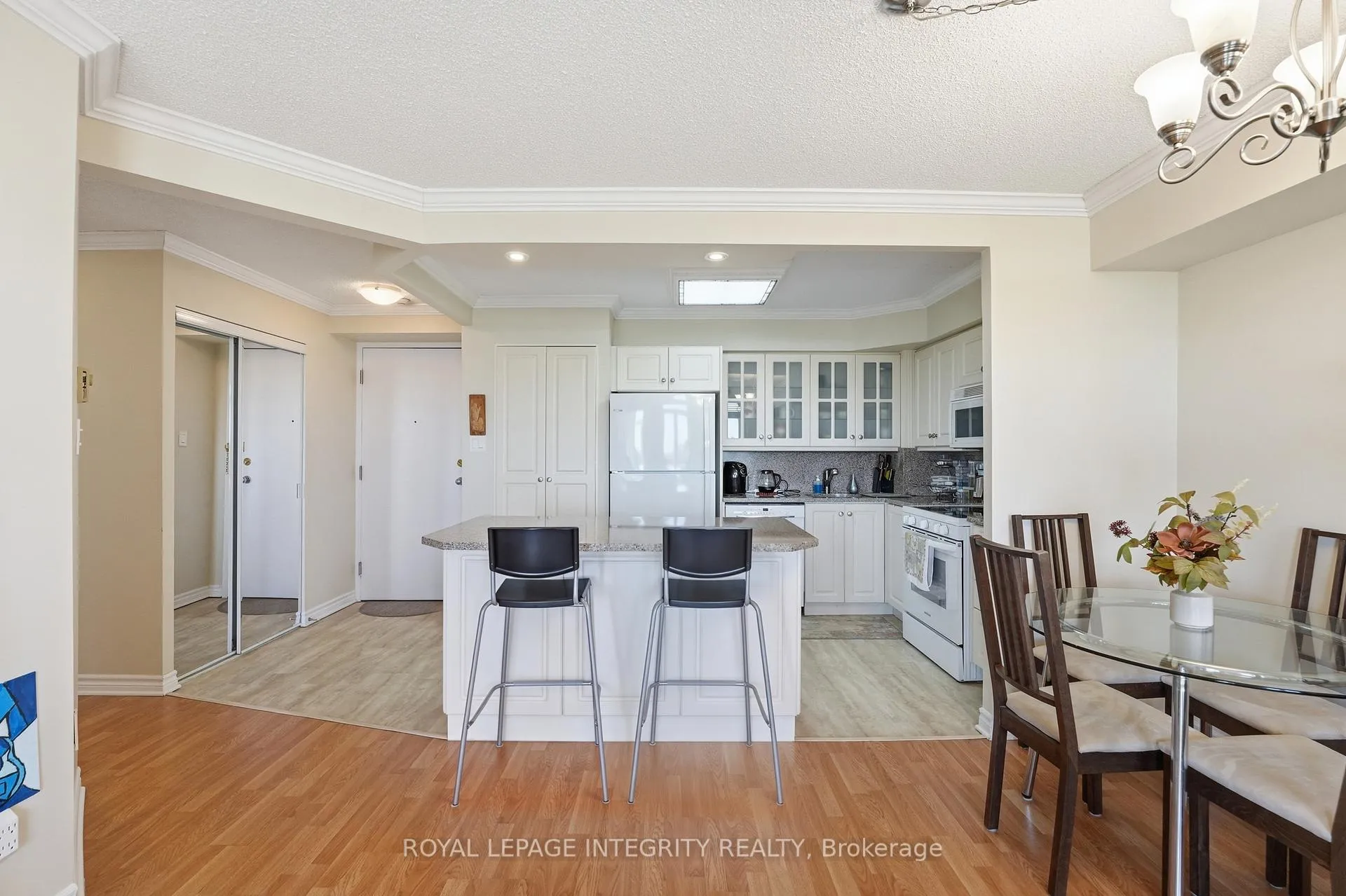 Photo 8 of Unit 608, 1025 Grenon Avenue, Ottawa, Fairfield Heights — HOMEH