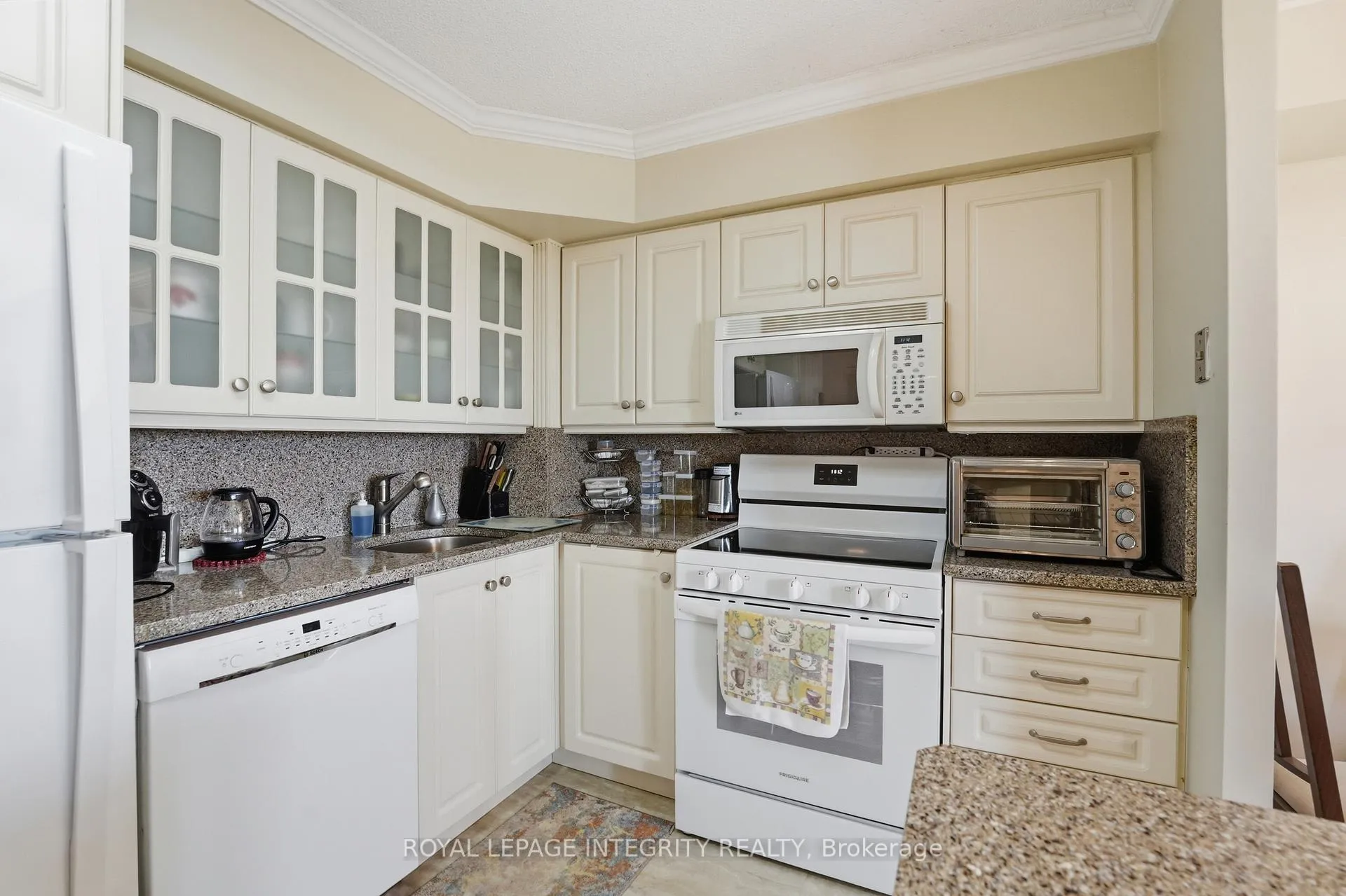 Photo 10 of Unit 608, 1025 Grenon Avenue, Ottawa, Fairfield Heights — HOMEH