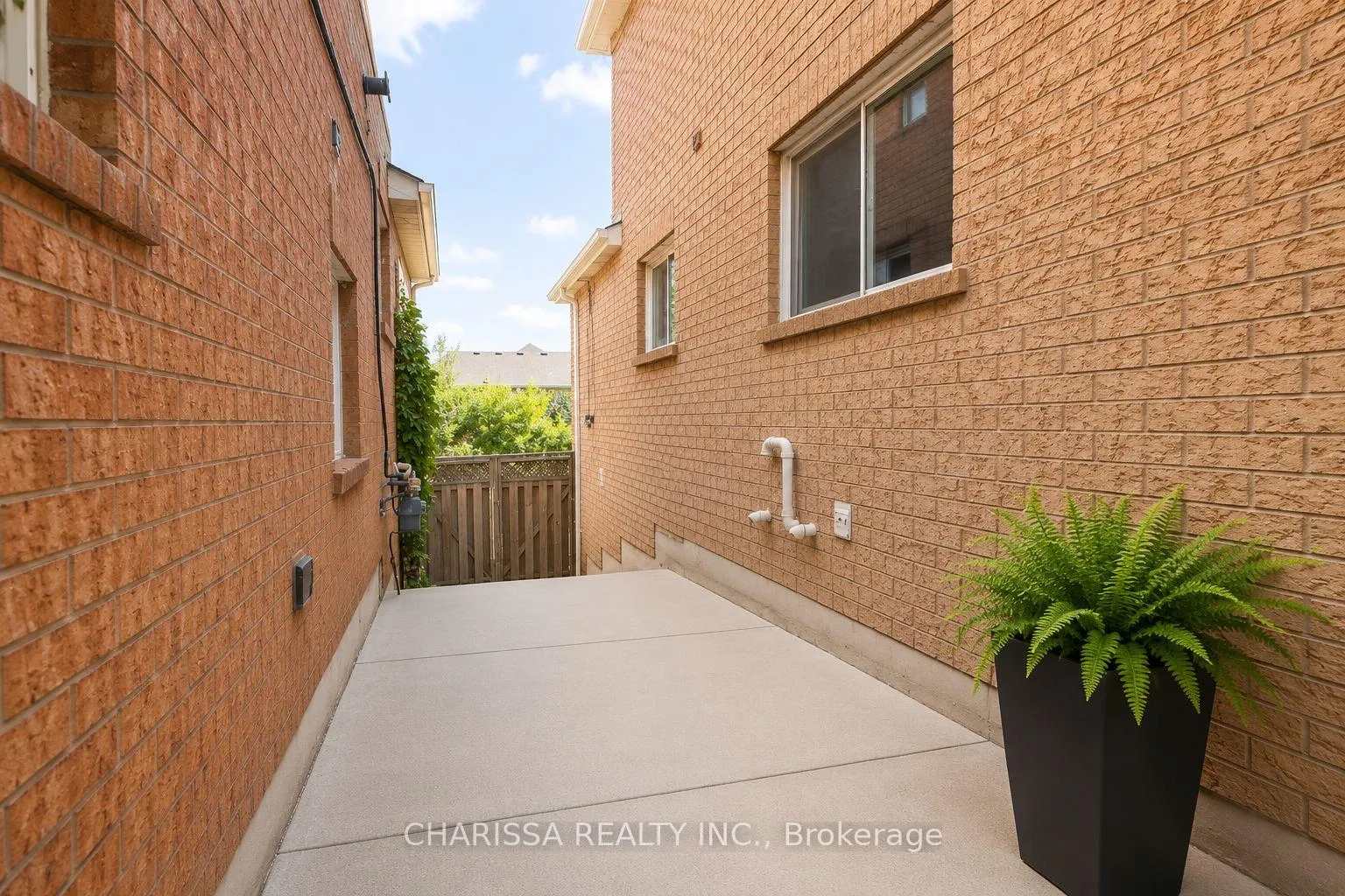 Photo 9 of Unit Bsmt, 2872 Gardenview Crescent, Mississauga, Central Erin Mills — HOMEH
