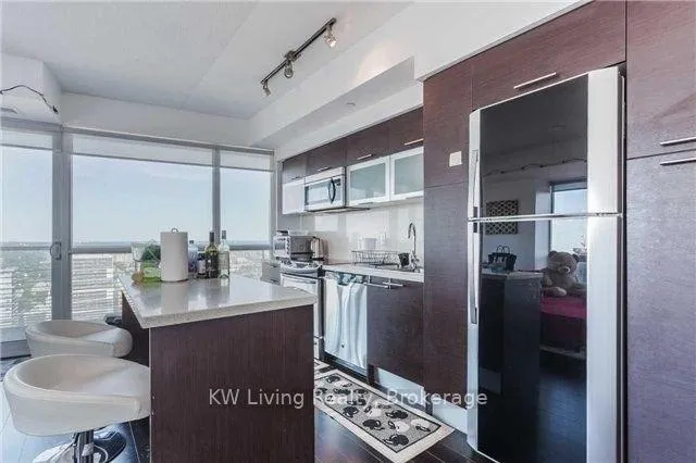 Photo 7 of Unit 3702, 386 Yonge Street, Toronto, Bay Street Corridor — HOMEH