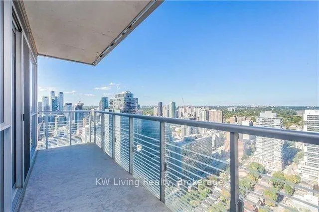 Photo 17 of Unit 3702, 386 Yonge Street, Toronto, Bay Street Corridor — HOMEH