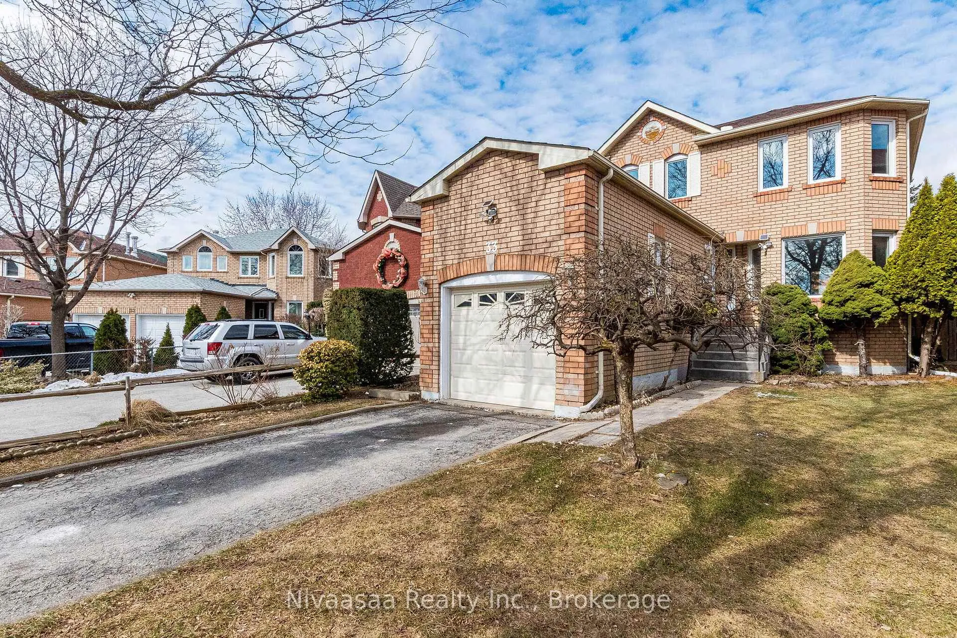 Photo 4 of 33 Pantages Court, Brampton, Northgate — HOMEH