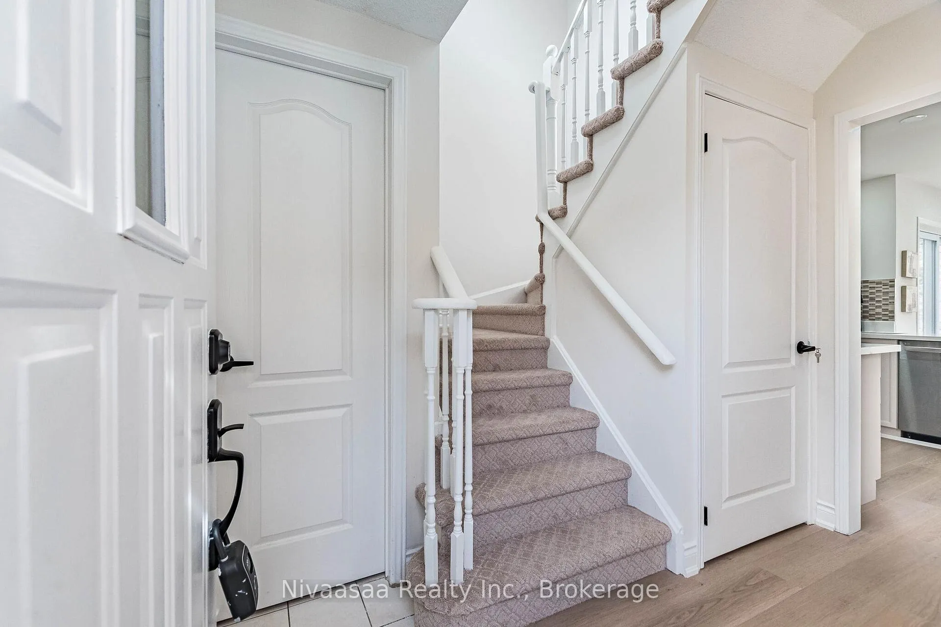 Photo 7 of 33 Pantages Court, Brampton, Northgate — HOMEH